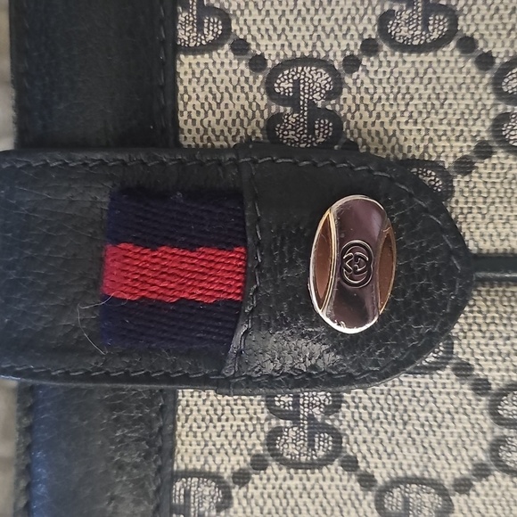 💛HOST PICK💛 Vintage Gucci Women's Cross Body - Missing Strap - Picture 3 of 11